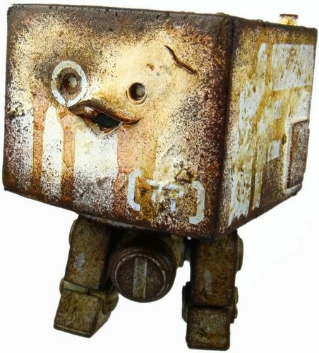 Deep Powder Square Mk1 figure by Ashley Wood, produced by Threea. Front view.