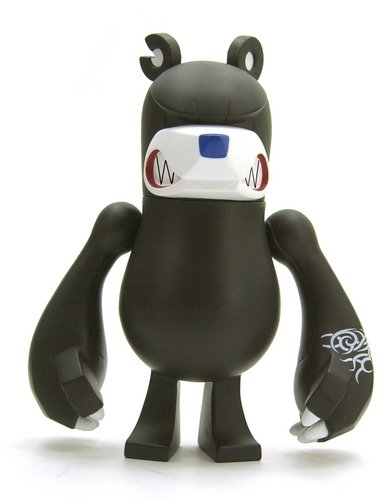 Knucklebear: Knuckle figure by Touma, produced by Wonderwall. Front view.