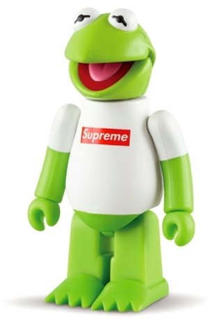Supreme Kermit figure by Jim Henson, produced by Medicom Toy. Front view.