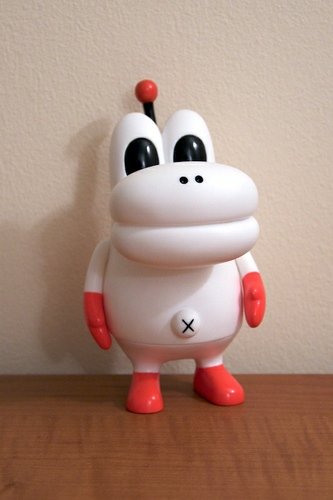 Hyper Kiiro figure by Devilrobots, produced by Sk Japan. Front view.