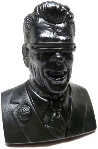 The Gipper figure by Frank Kozik, produced by Kidrobot. Front view.