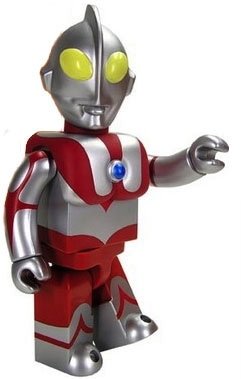 Kubrick Ultraman 400% figure, produced by Medicom Toy. Front view.