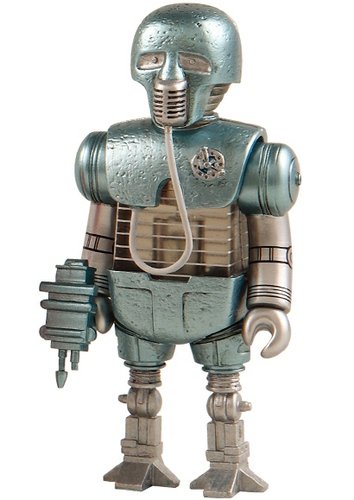 2-1B Kubrick 100% figure by Lucasfilm Ltd., produced by Medicom Toy. Front view.