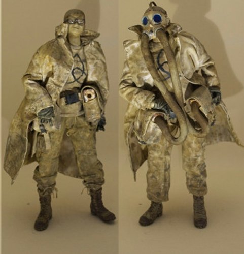 Blanc N.O.M. Commanders Thrice Naut and Post Fire figure by Ashley Wood, produced by Threea. Front view.
