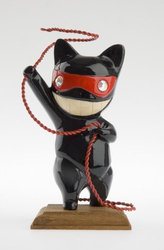 Rope Master Cat Smiling Kinbaku Doll figure by Kitanya Design. Front view.
