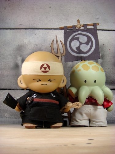 The Sushi Chef and Octo Samurai figure by Huck Gee. Front view.