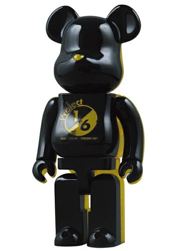 Project 1/6 Renewal Be@rbrick 400% figure, produced by Medicom Toy. Front view.