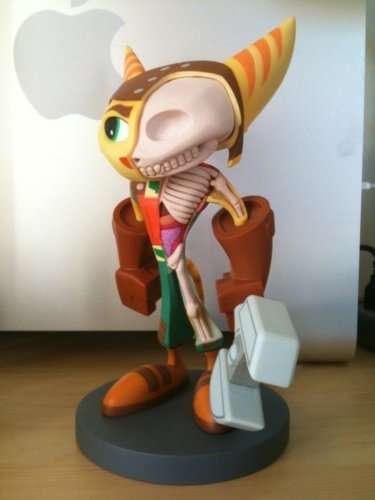Ratchet  figure by Jason Freeny, produced by Insomniac Games . Front view.
