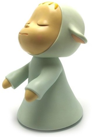 Little Wanderer figure by Yoshitomo Nara, produced by Cereal Art. Front view.