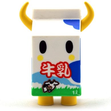 Japanese figure by Simone Legno (Tokidoki), produced by Strangeco. Front view.