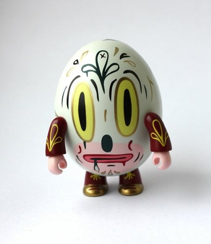 Hump Qee Dump Qee figure by Gary Baseman, produced by Toy2R. Front view.
