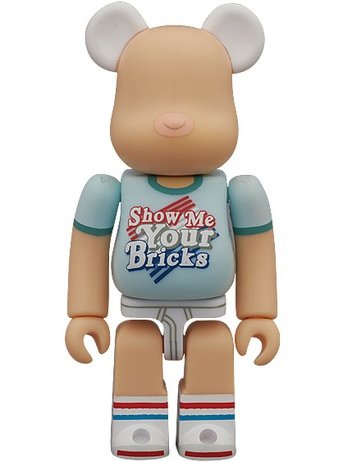 DRx Spirit of 76 Be@rbrick 100% figure by Dr. Romanelli, produced by Medicom Toy. Front view.