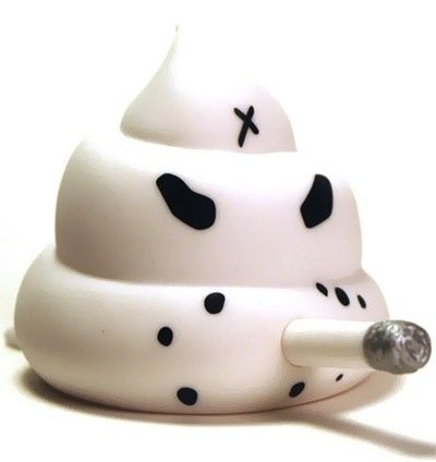 Sho-Po Plop - White  figure by Frank Kozik, produced by Kidrobot. Front view.