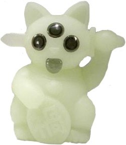 A Little Misfortune - GID figure by Ferg, produced by Playge. Front view.