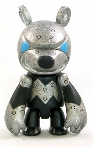 Iron Blue Eyes figure by Touma, produced by Toy2R. Front view.