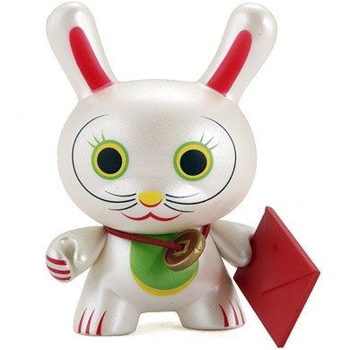 Fortune Cat - Open Eyes figure by Mr. Shane Jessup, produced by Kidrobot. Front view.