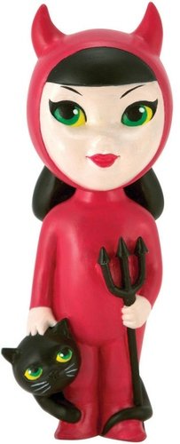 Devilish Dolly figure by Lisa Petrucci, produced by Dark Horse. Front view.