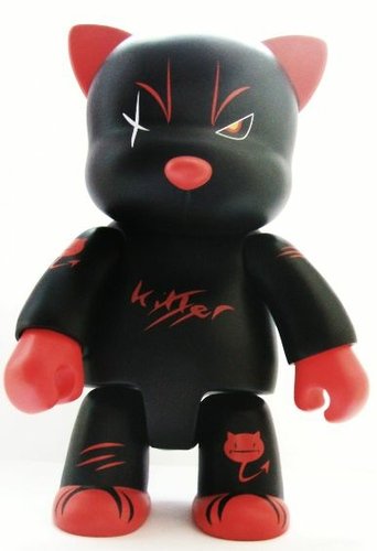 Killer Cat figure by Danny Chan, produced by Toy2R. Front view.