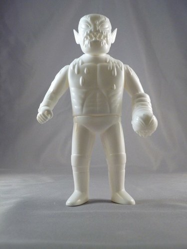 Cannibal Fuckface - Unpainted White figure by Johnny Ryan, produced by Monster Worship. Front view.