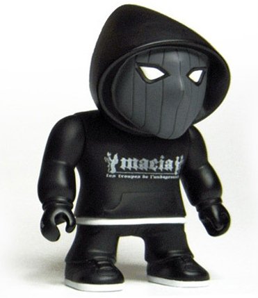 Macia Troopa The Original Dark BBoy figure by Mahon The Smooth Hustler, produced by Gensen Figure. Front view.