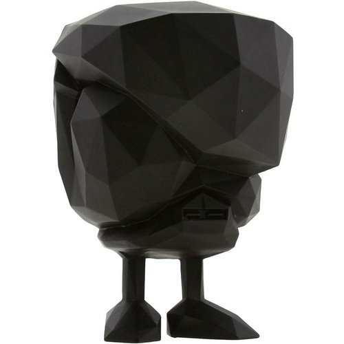 Charged - Black figure by Florian Flatau, produced by Bigshot Toyworks. Front view.