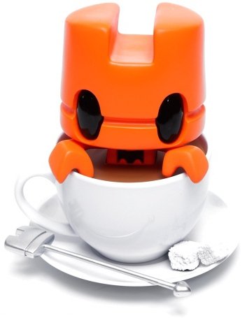 Lunartik Orange Tea figure by Matt Jones (Lunartik), produced by Lunartik Ltd. Front view.