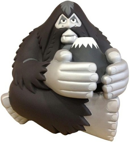 Shadowman Fujisan figure by Bigfoot One, produced by Dragatomi. Front view.