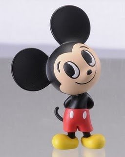 Mickey Mouse figure by Play Set Products, produced by Organic Hobby, Inc. Front view.