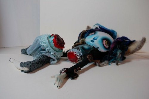 Dear Dahlia - Patron Saint of Dissevered Darlings  figure by Jennybird Alcantara. Front view.