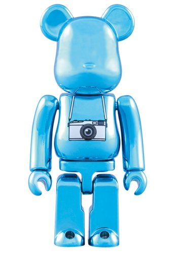Super Tokyo Be@rbrick 100% - Peace figure by Leslie Kee, produced by Medicom Toy. Front view.
