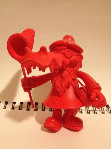 Edward The Gator - Blank Red figure by Bwana Spoons, produced by Max Toy Co.. Front view.