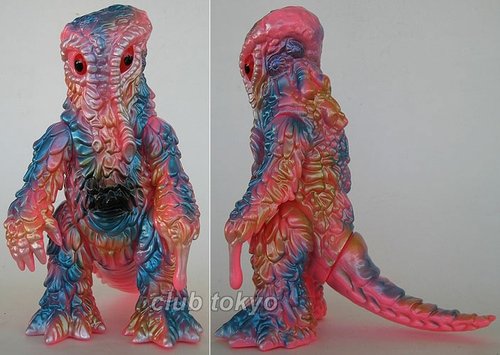 Hedorah Final Wars Pink(Hoop Game) figure by Yuji Nishimura, produced by M1Go. Front view.