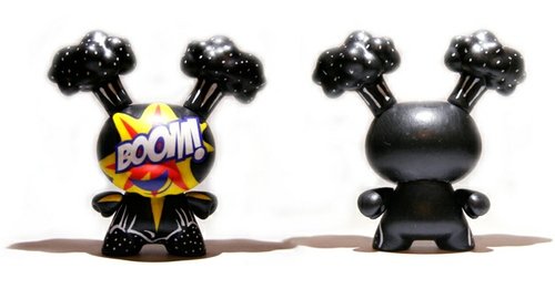 Night Boom figure by Zukaty. Front view.