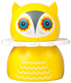 Misko - Yellow figure by Nathan Jurevicius, produced by Kidrobot. Front view.