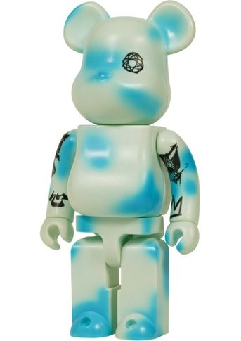 UNKLE BWWT Be@rbrick 400% figure by Unkle, produced by Medicom Toy. Front view.