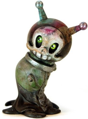 Trans figure by Leecifer. Front view.