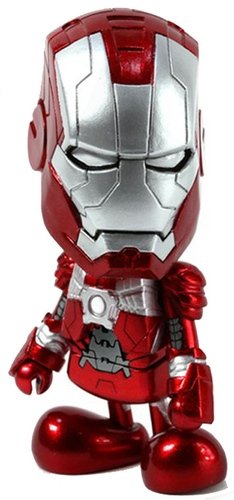 Iron Man (Mark V) figure by Marvel, produced by Hot Toys. Front view.