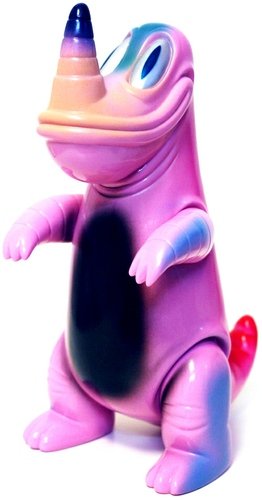Big Pollard - Pink figure by Tim Biskup, produced by Gargamel. Front view.