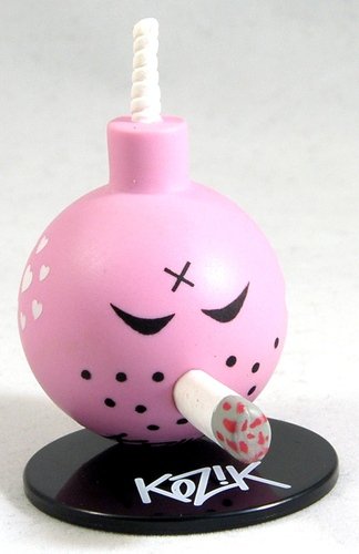 Pink Bomb figure by Frank Kozik, produced by Toy2R. Front view.