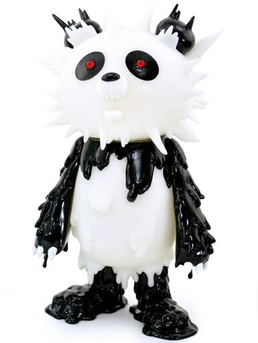 Panda Inc figure by Hiroto Ohkubo, produced by Instinctoy. Front view.