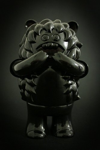 Burgerbuns - Unpainted Black  figure by Le Merde, produced by Super7. Front view.