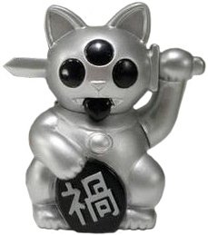 A Little Misfortune - Silver figure by Ferg, produced by Playge. Front view.