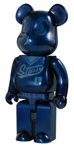 BWWT Stussy Be@rbrick 400% figure by Stussy, produced by Medicom Toy. Front view.