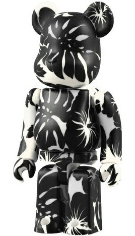 Leilow Hawaii Be@rbrick 100% figure by Jules Gayton, produced by Medicom Toy. Front view.