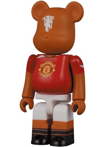 Manchester United Be@rbrick 100% figure, produced by Medicom Toy. Front view.