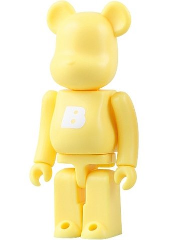 Basic Be@rbrick Series 17 - B figure, produced by Medicom Toy. Front view.
