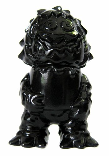 Pocket Hujilis Ghost - Unpainted Black figure by Le Merde, produced by Gargamel. Front view.