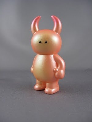 Uamou x Grumble Toy Exclusive figure by Ayako Takagi, produced by Uamou. Front view.