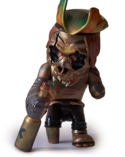 Skull Captain Gangway ye Crowsnest Copa figure by Pushead, produced by Secret Base. Front view.