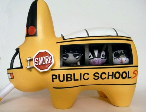 Smorkin’ Labbit School Bus figure by Ash Shiota. Front view.